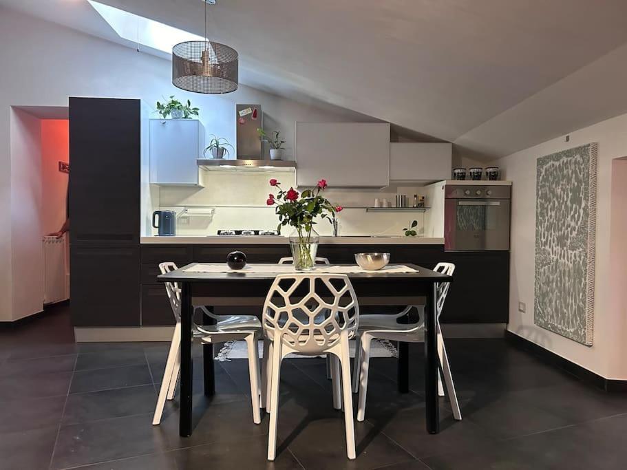 Elegante Appartamento Privato In Palazzo Storico Del XVIII - Pieno Centro Nicosia Kültér fotó