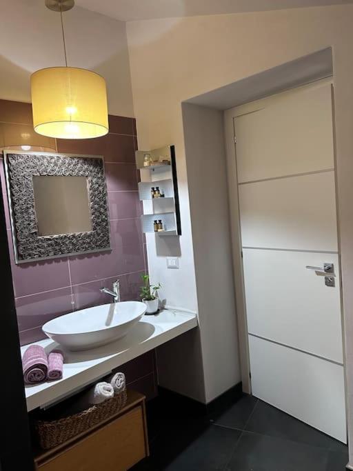 Elegante Appartamento Privato In Palazzo Storico Del XVIII - Pieno Centro Nicosia Kültér fotó