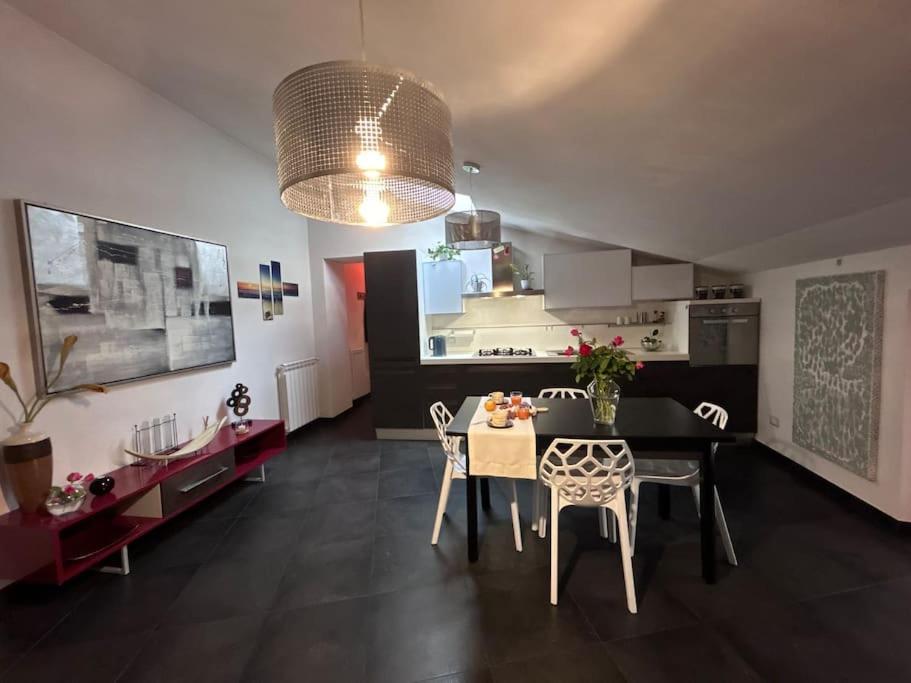 Elegante Appartamento Privato In Palazzo Storico Del XVIII - Pieno Centro Nicosia Kültér fotó